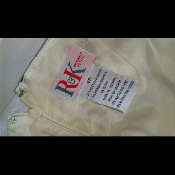 Beautiful Cream Brown Scroll Pattern Dress size 6p - Picture 3 of 4